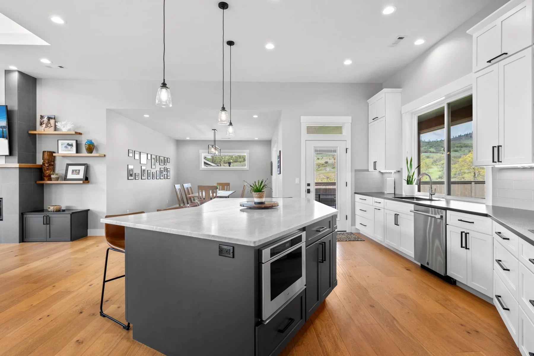 Kitchen storage and surface selections